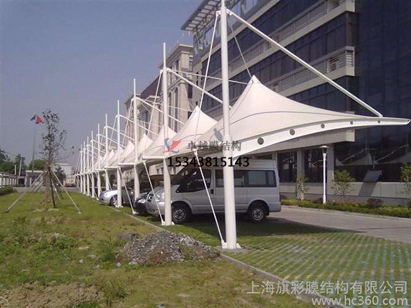 延津<font color='red'>膜結(jié)構(gòu)停車(chē)棚</font>【設(shè)計(jì)生產(chǎn)銷(xiāo)售】