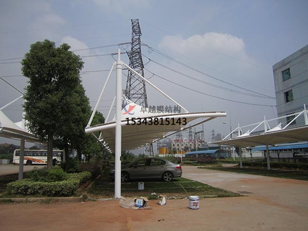 和林格爾<font color='red'>膜結(jié)構(gòu)停車棚</font>【設(shè)計(jì)生產(chǎn)安裝】