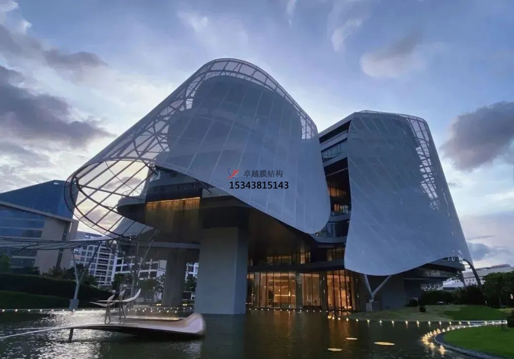 優(yōu)雅而懸浮，PTFE膜結(jié)構外立面建筑